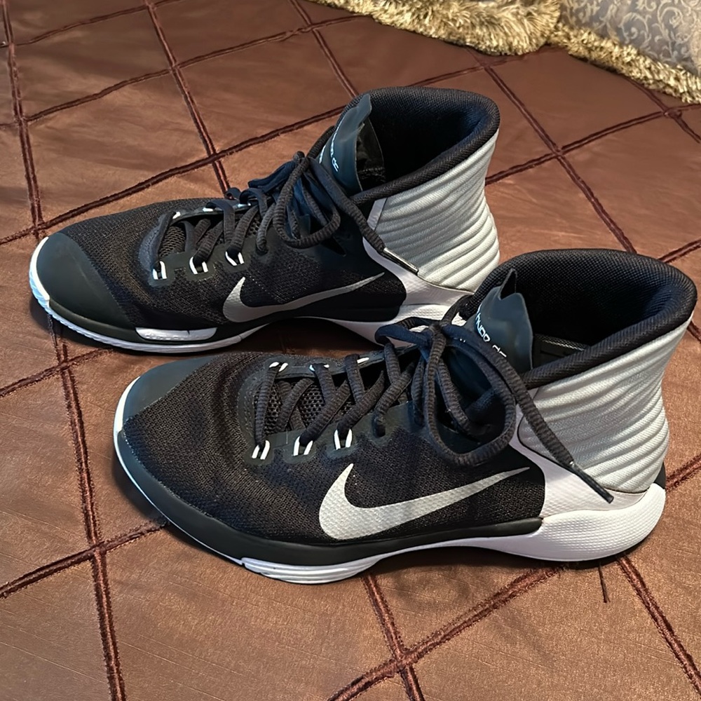 Nike size 7.5 Basketball shoes prime hype df